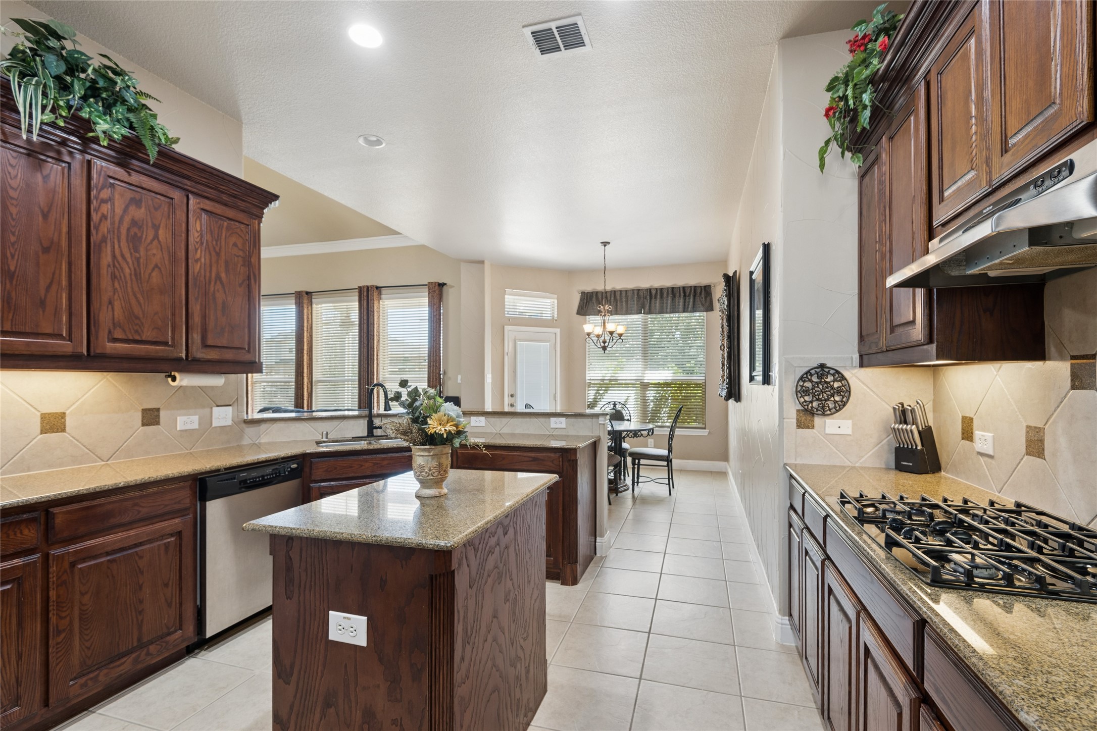 4312 Crestview Lane Mansfield TX 76063