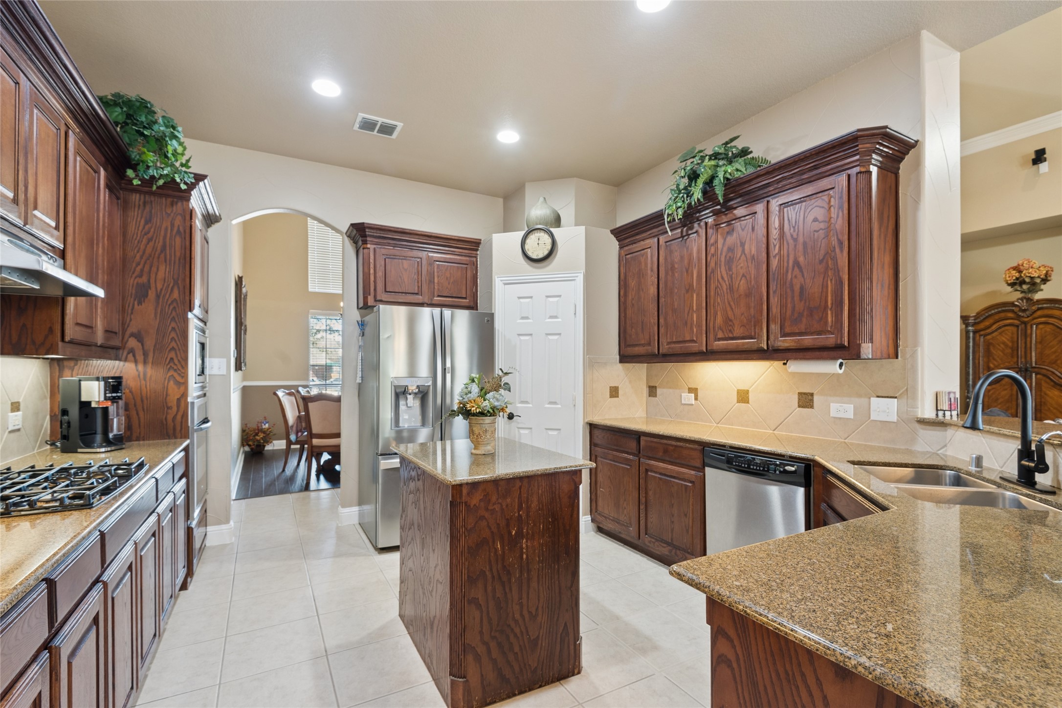 4312 Crestview Lane Mansfield TX 76063