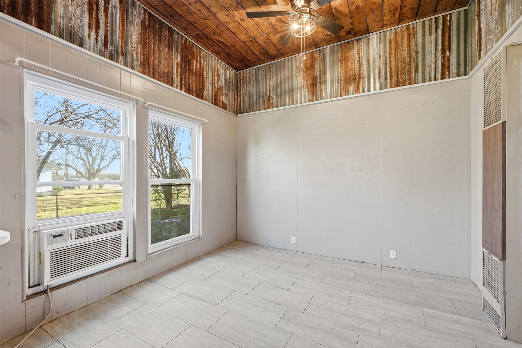 602 Cedar Street Lott TX 76656