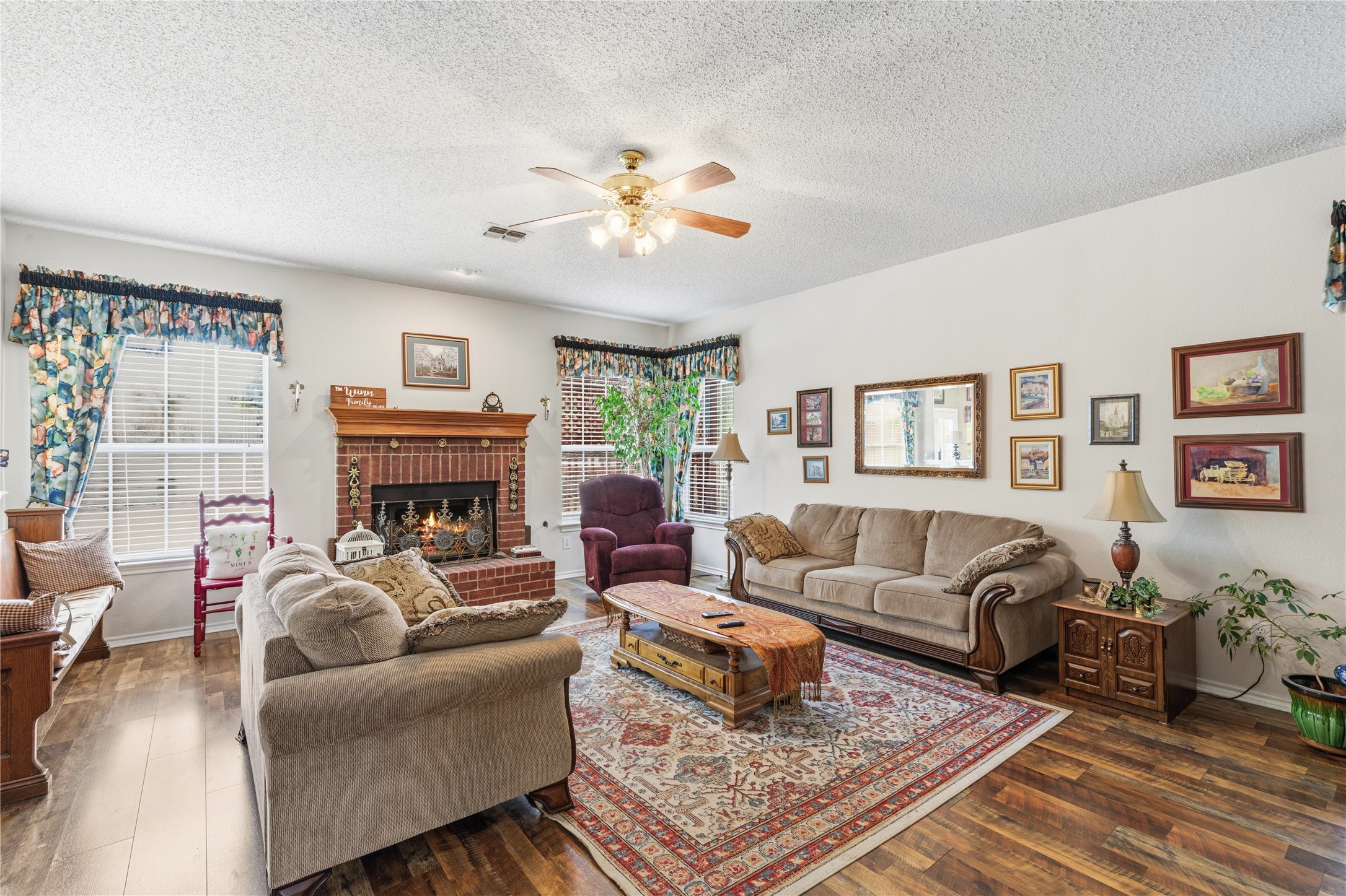 7604 Oak Knoll Drive North Richland Hills TX 76182
