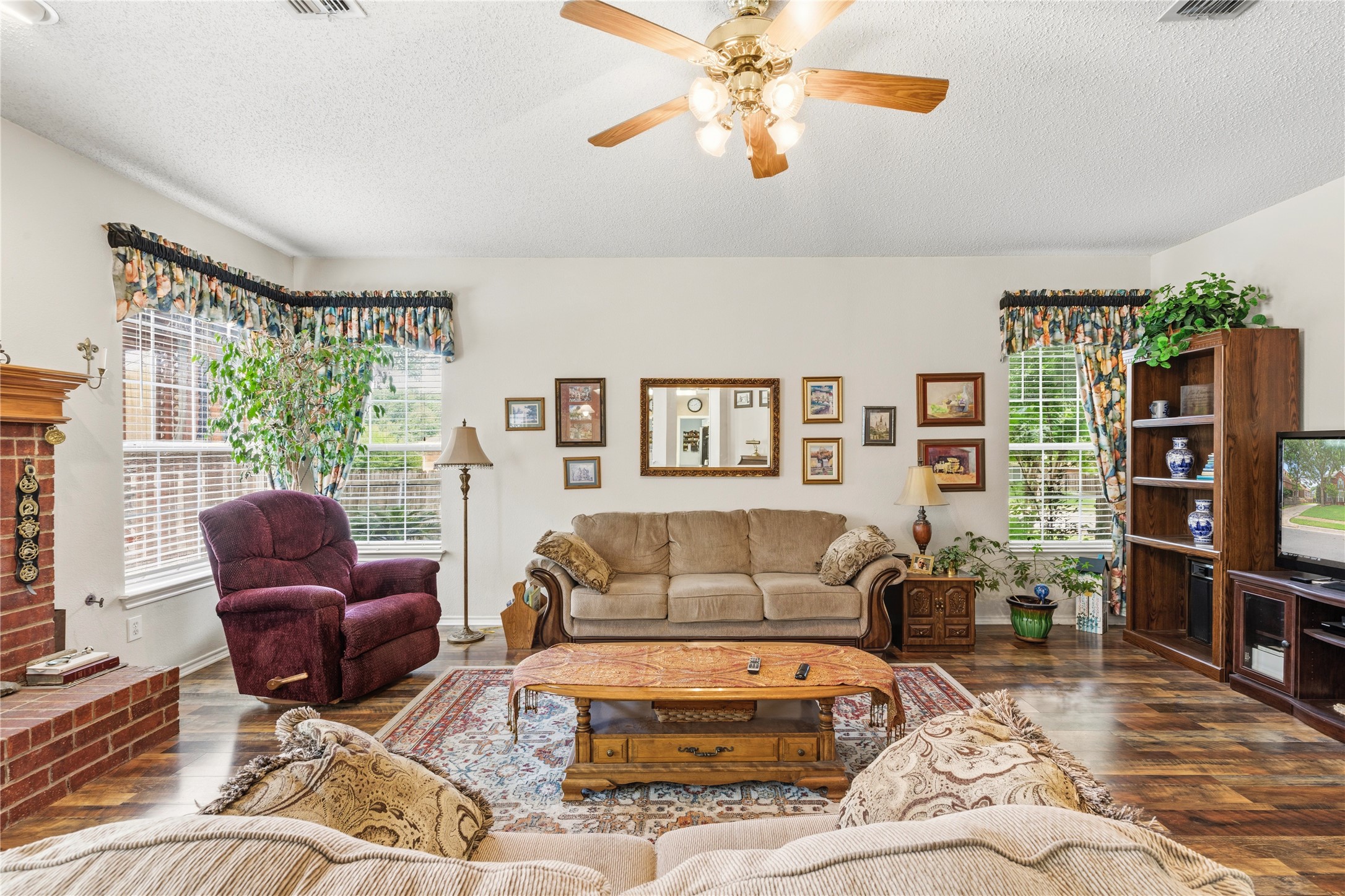 7604 Oak Knoll Drive North Richland Hills TX 76182