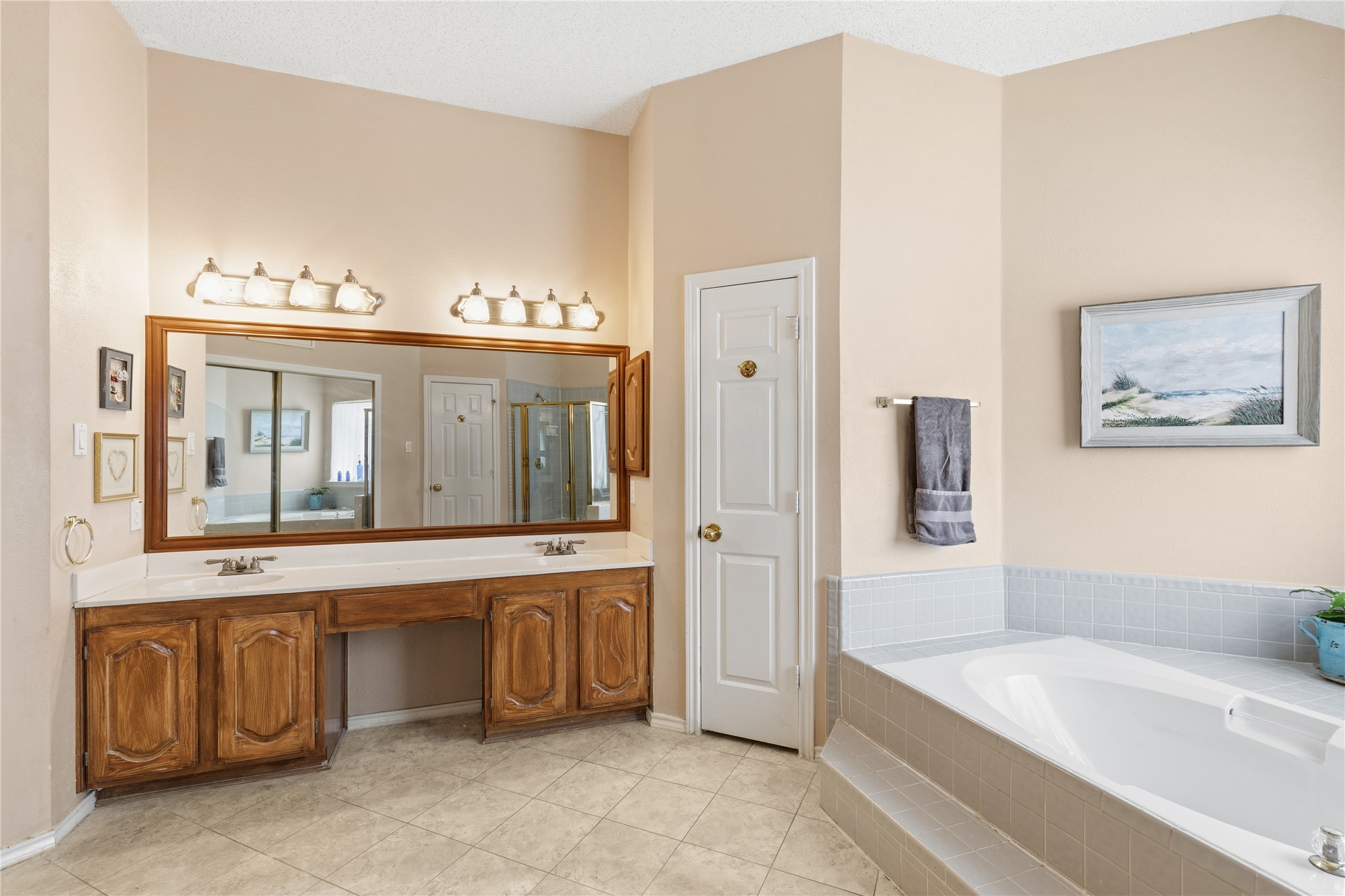 7604 Oak Knoll Drive North Richland Hills TX 76182