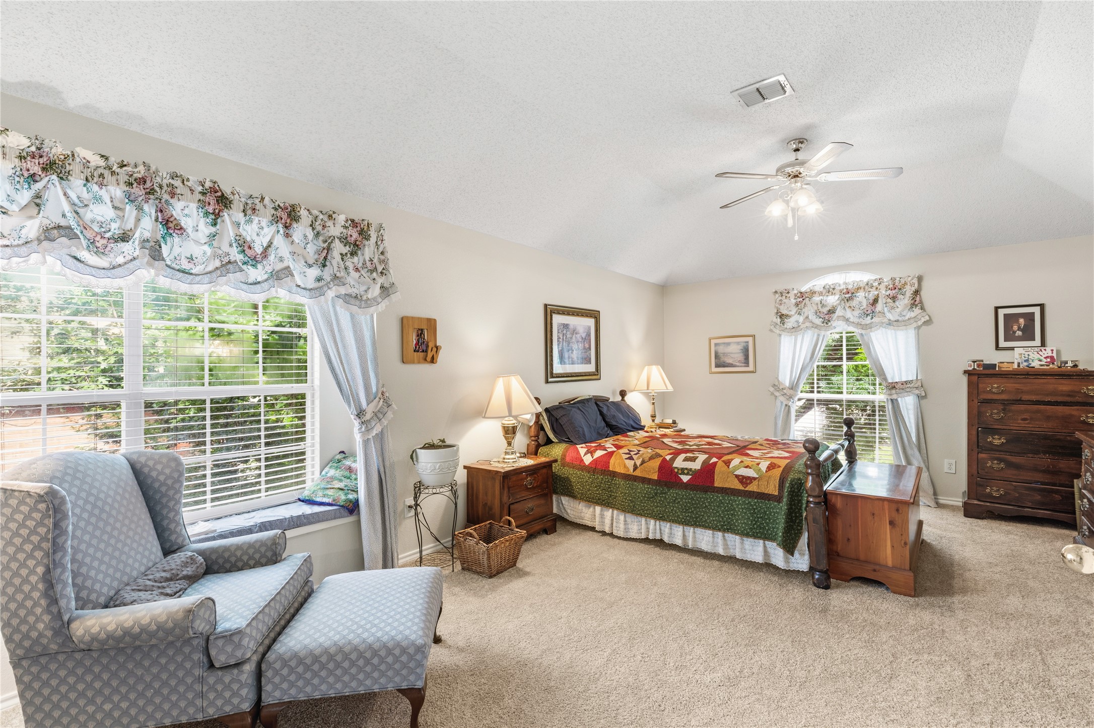 7604 Oak Knoll Drive North Richland Hills TX 76182