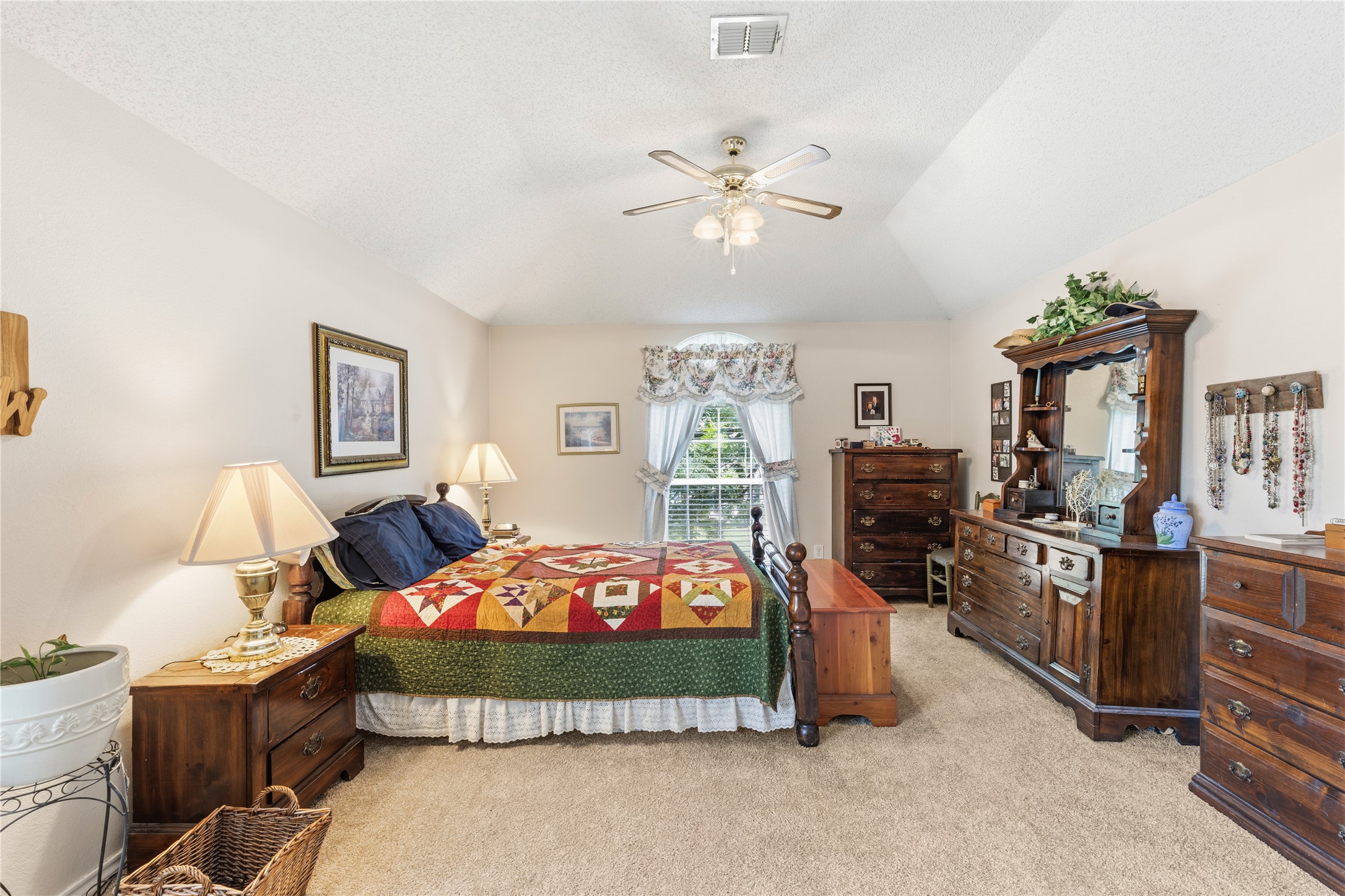 7604 Oak Knoll Drive North Richland Hills TX 76182