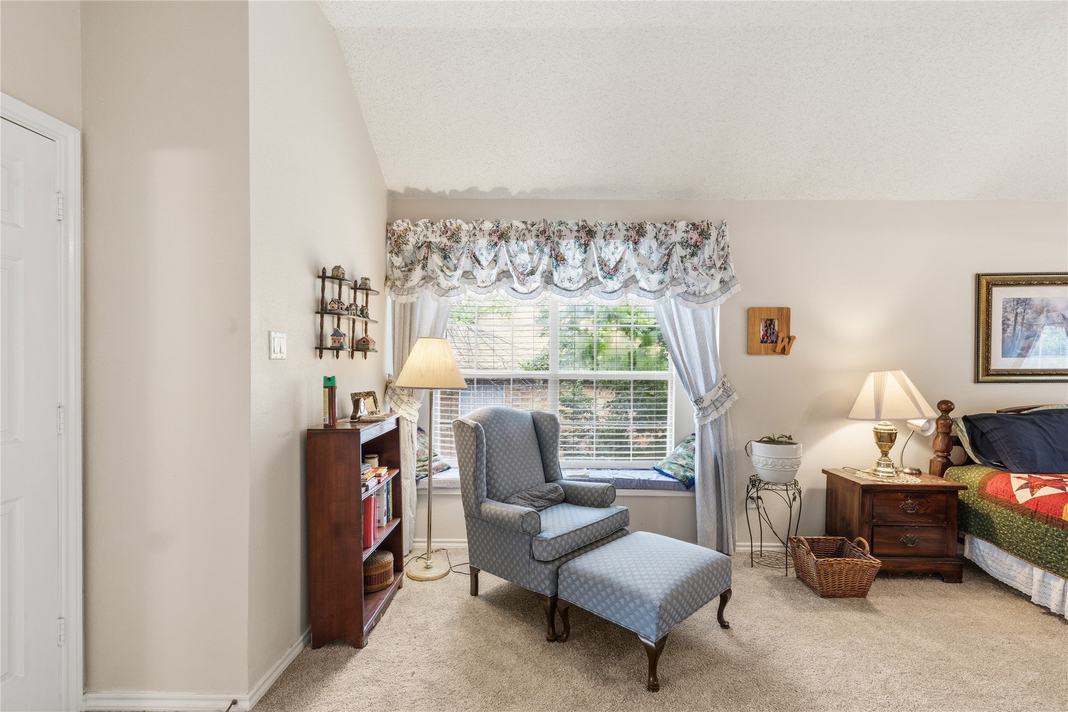 7604 Oak Knoll Drive North Richland Hills TX 76182