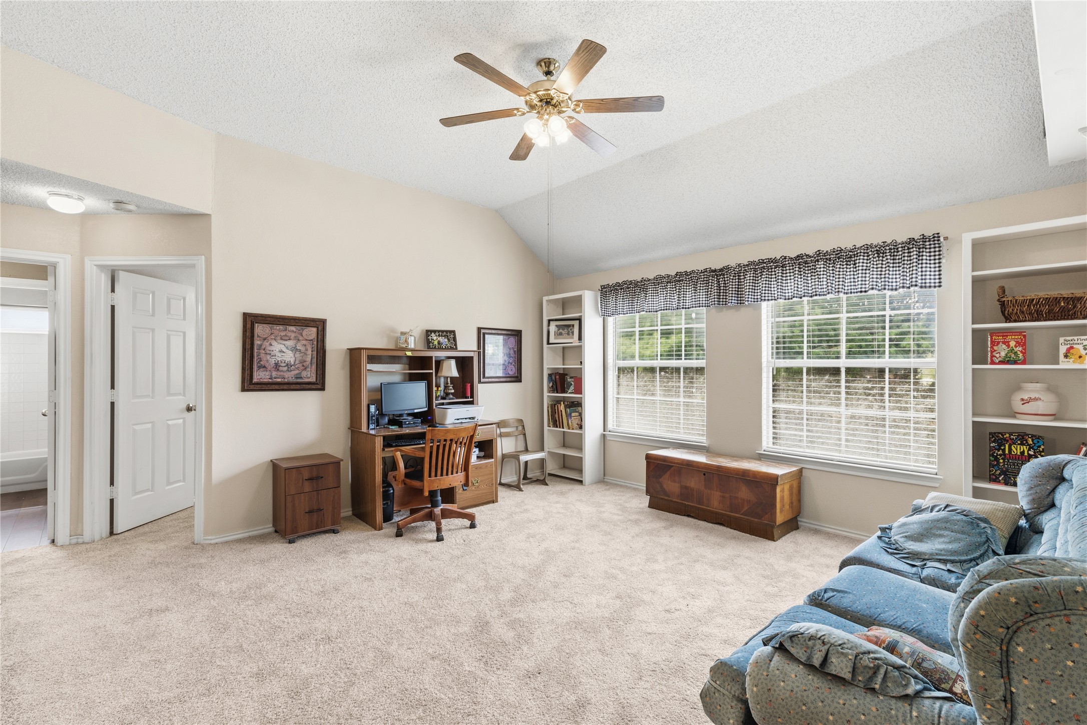 7604 Oak Knoll Drive North Richland Hills TX 76182