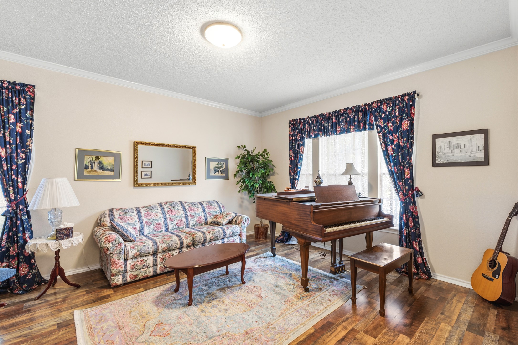 7604 Oak Knoll Drive North Richland Hills TX 76182
