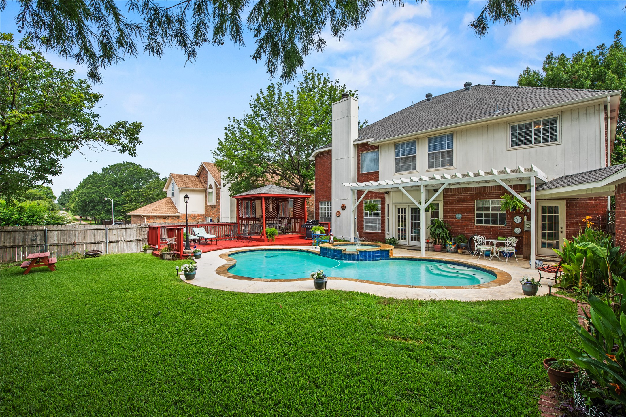 7604 Oak Knoll Drive North Richland Hills TX 76182