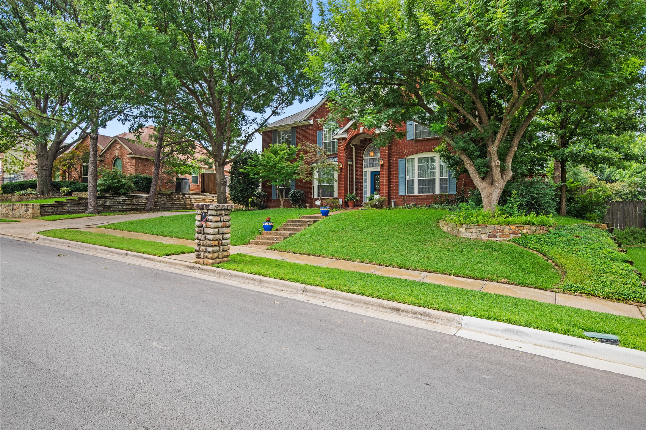 7604 Oak Knoll Drive North Richland Hills TX 76182