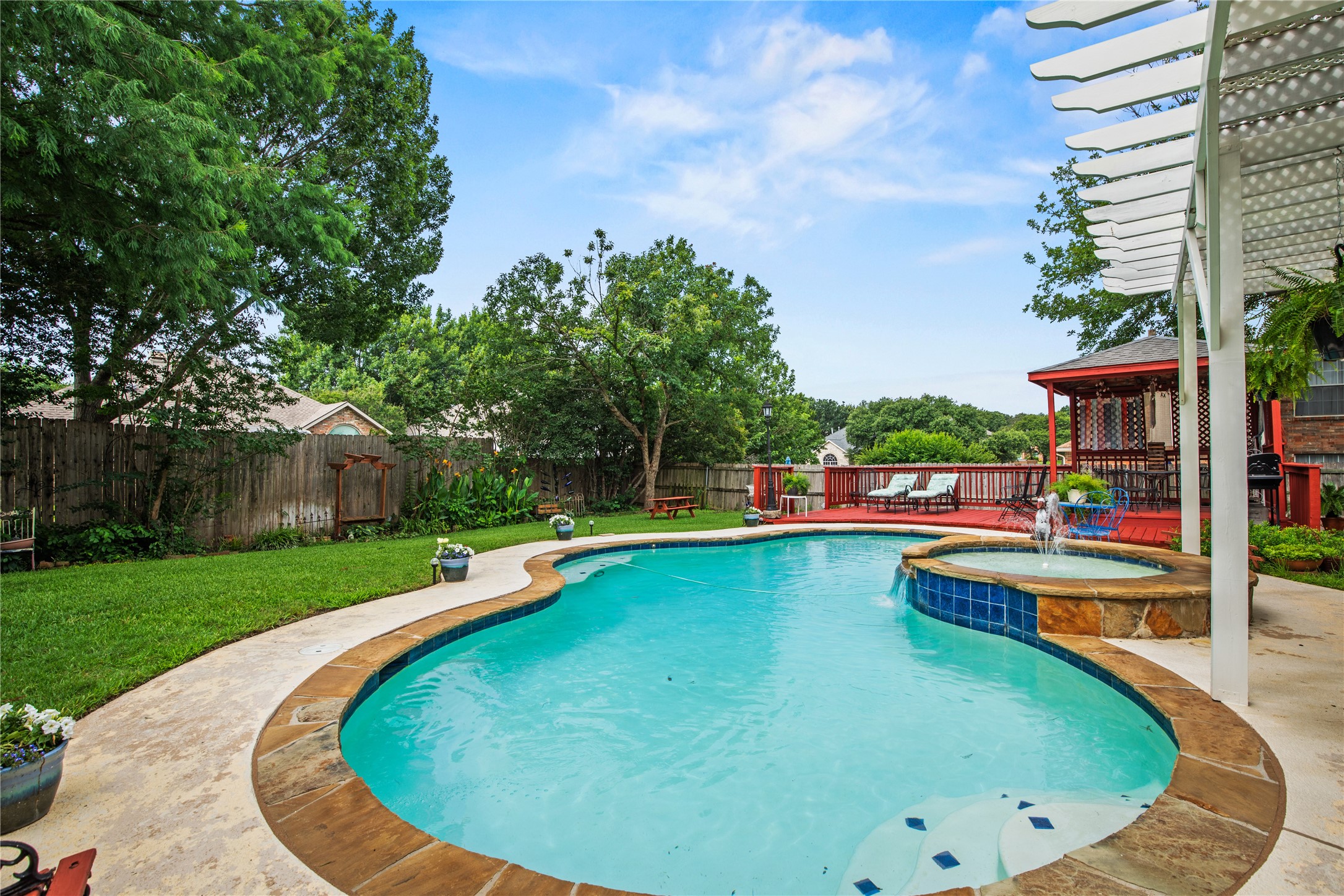 7604 Oak Knoll Drive North Richland Hills TX 76182