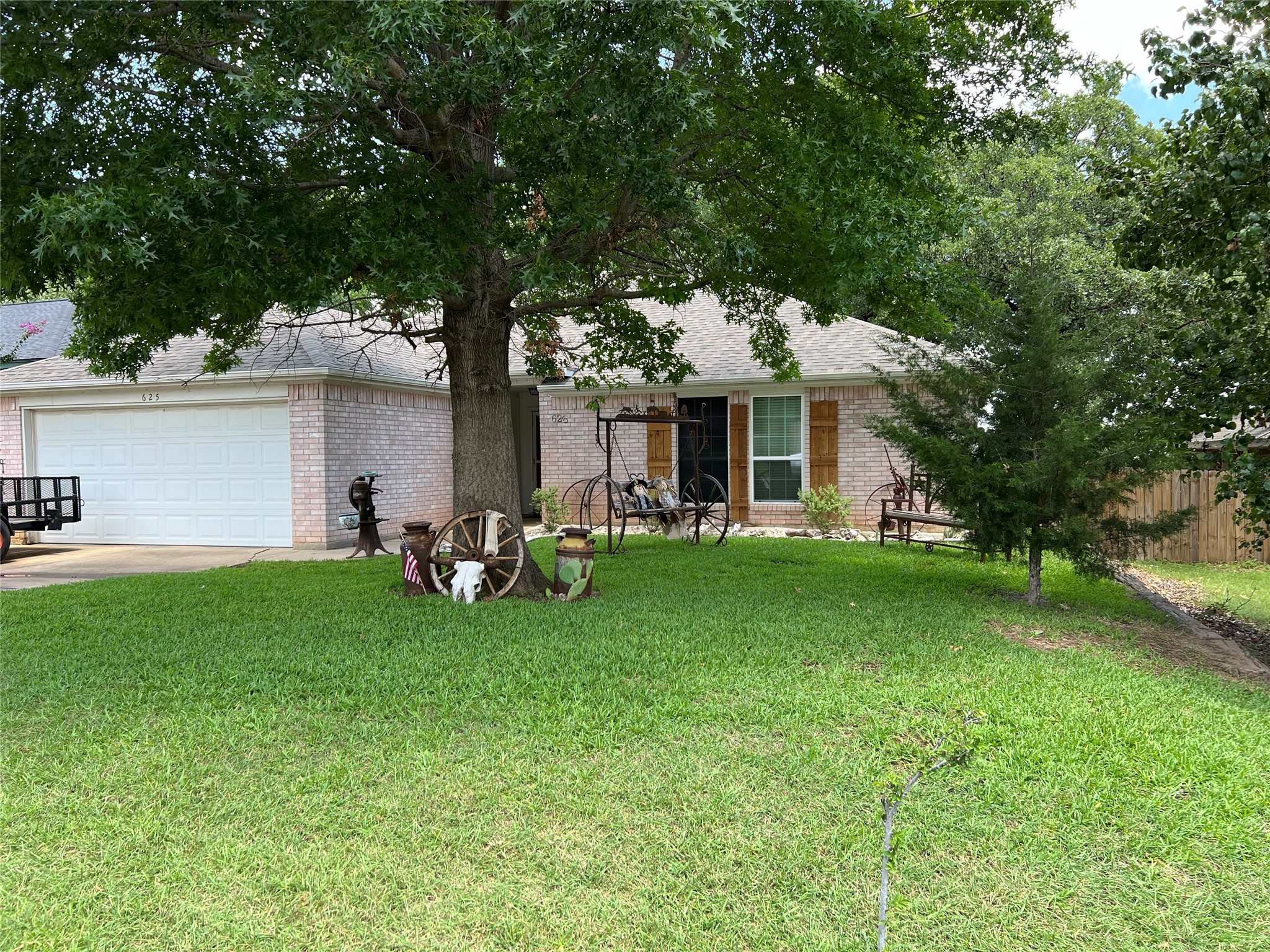 625 Oak View Court Azle TX 76020