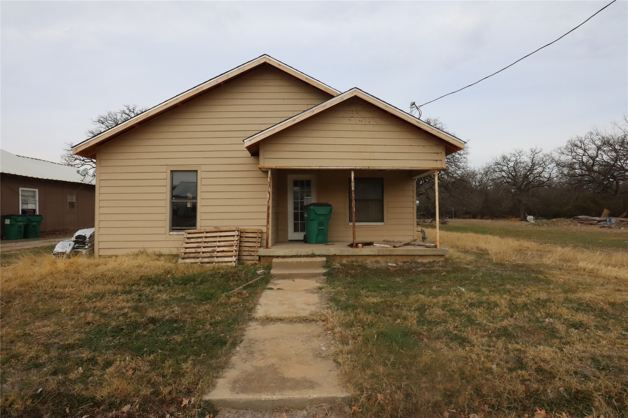 1207 W Main Street Eastland TX 76448