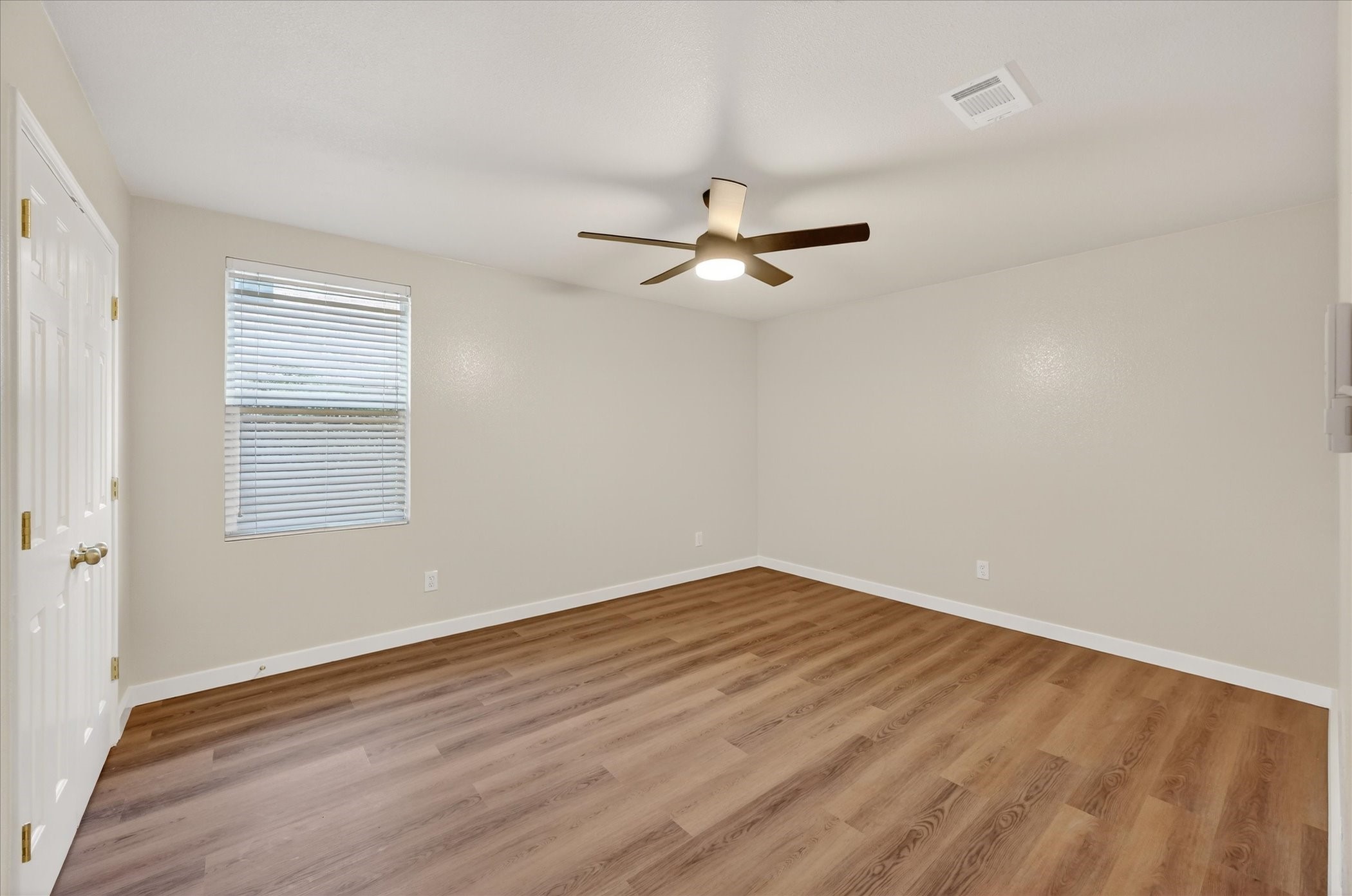 8400 Vinetree Drive Arlington TX 76002