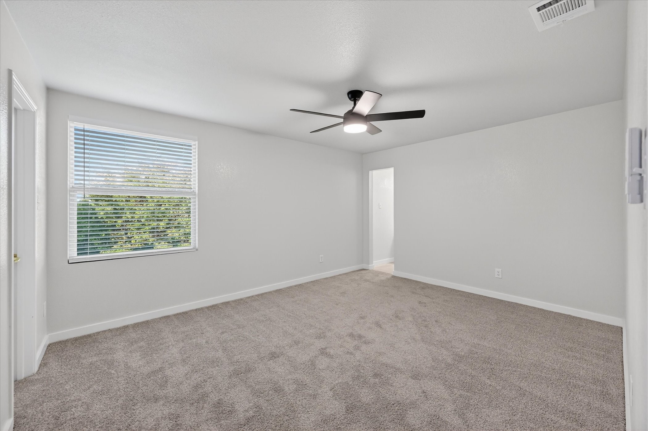 8400 Vinetree Drive Arlington TX 76002