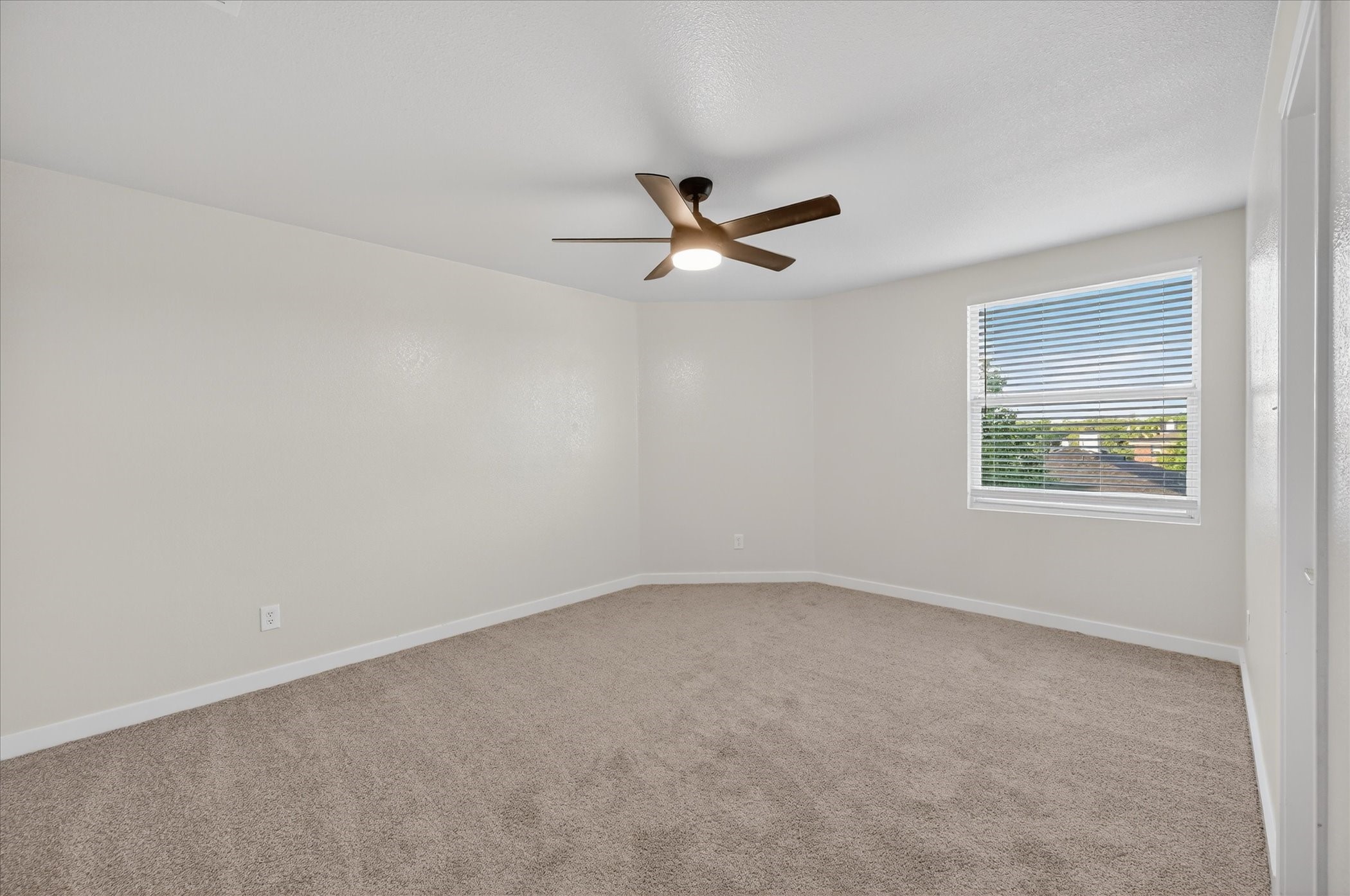 8400 Vinetree Drive Arlington TX 76002