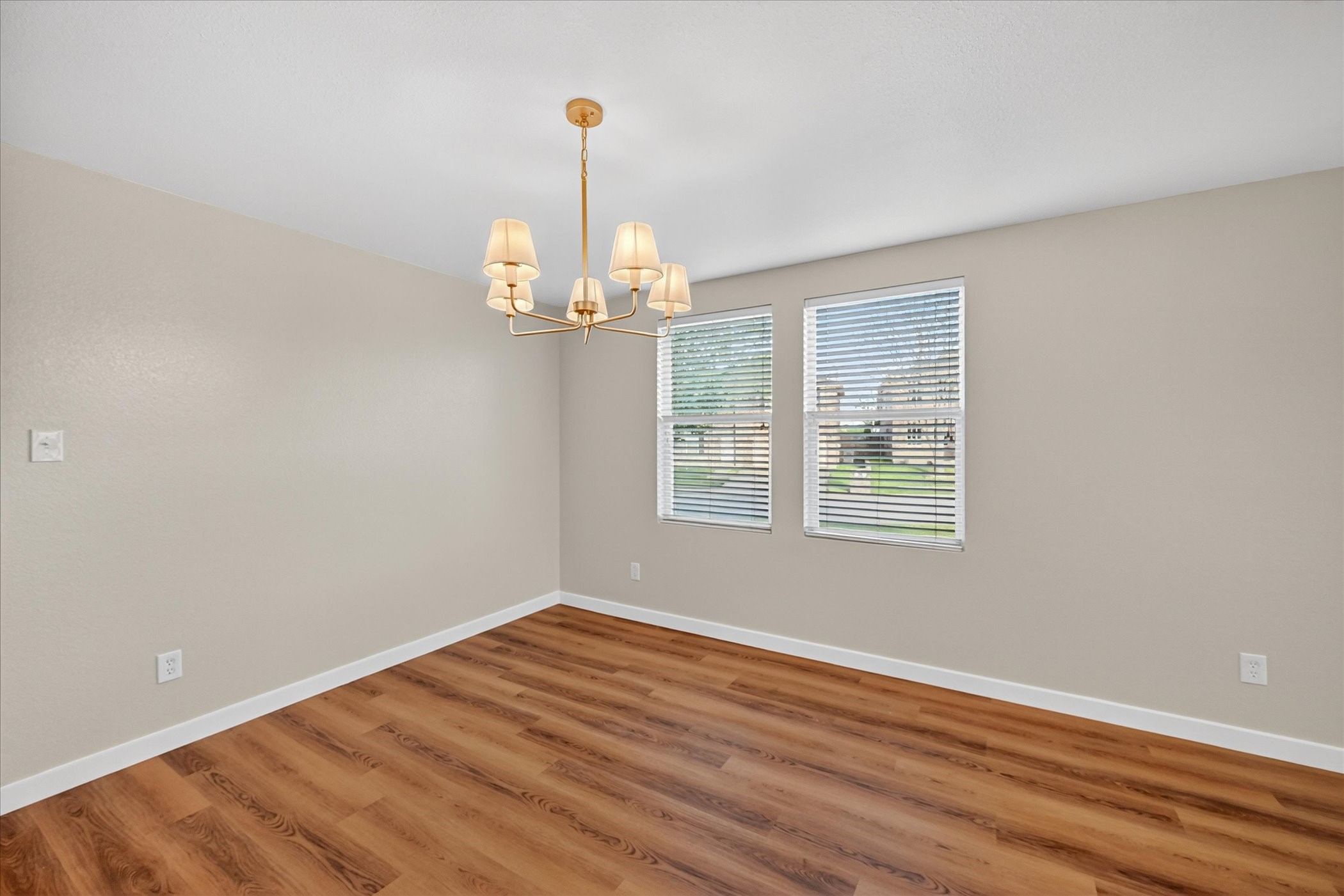 8400 Vinetree Drive Arlington TX 76002