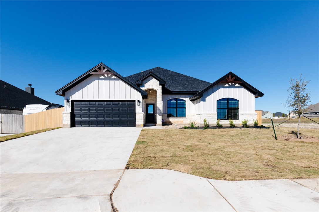 813 Sunnys Halo Drive Hewitt TX 76643