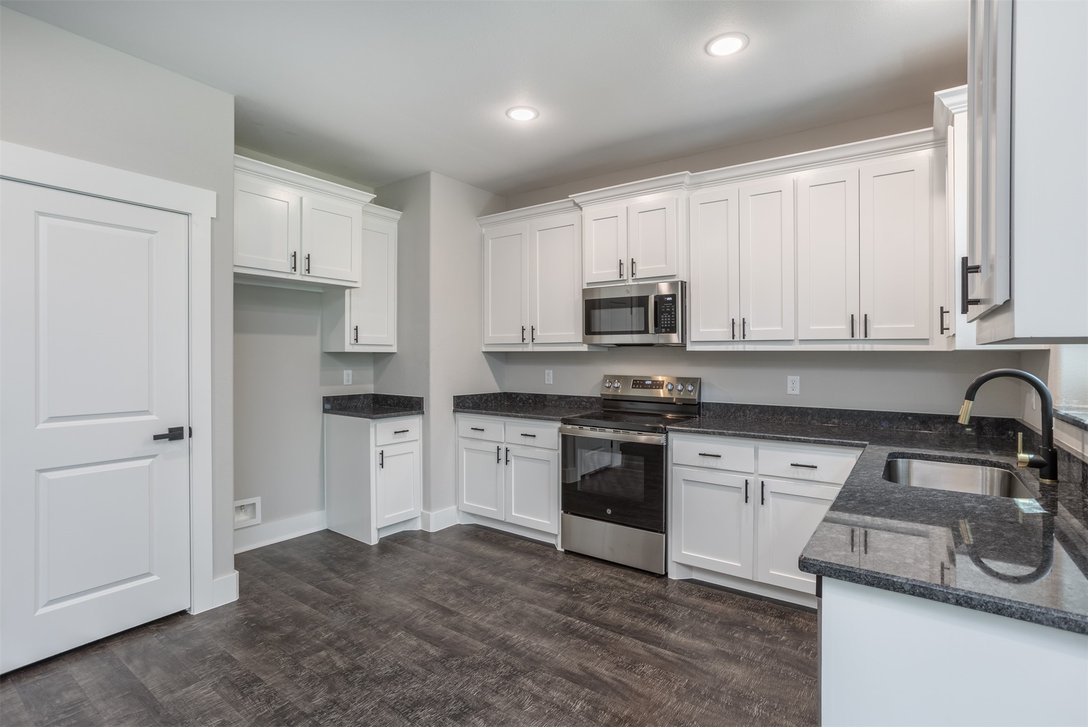 326 W Day Street Denison TX 75020