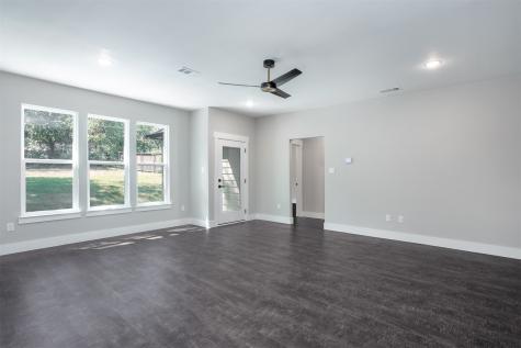326 W Day Street Denison TX 75020