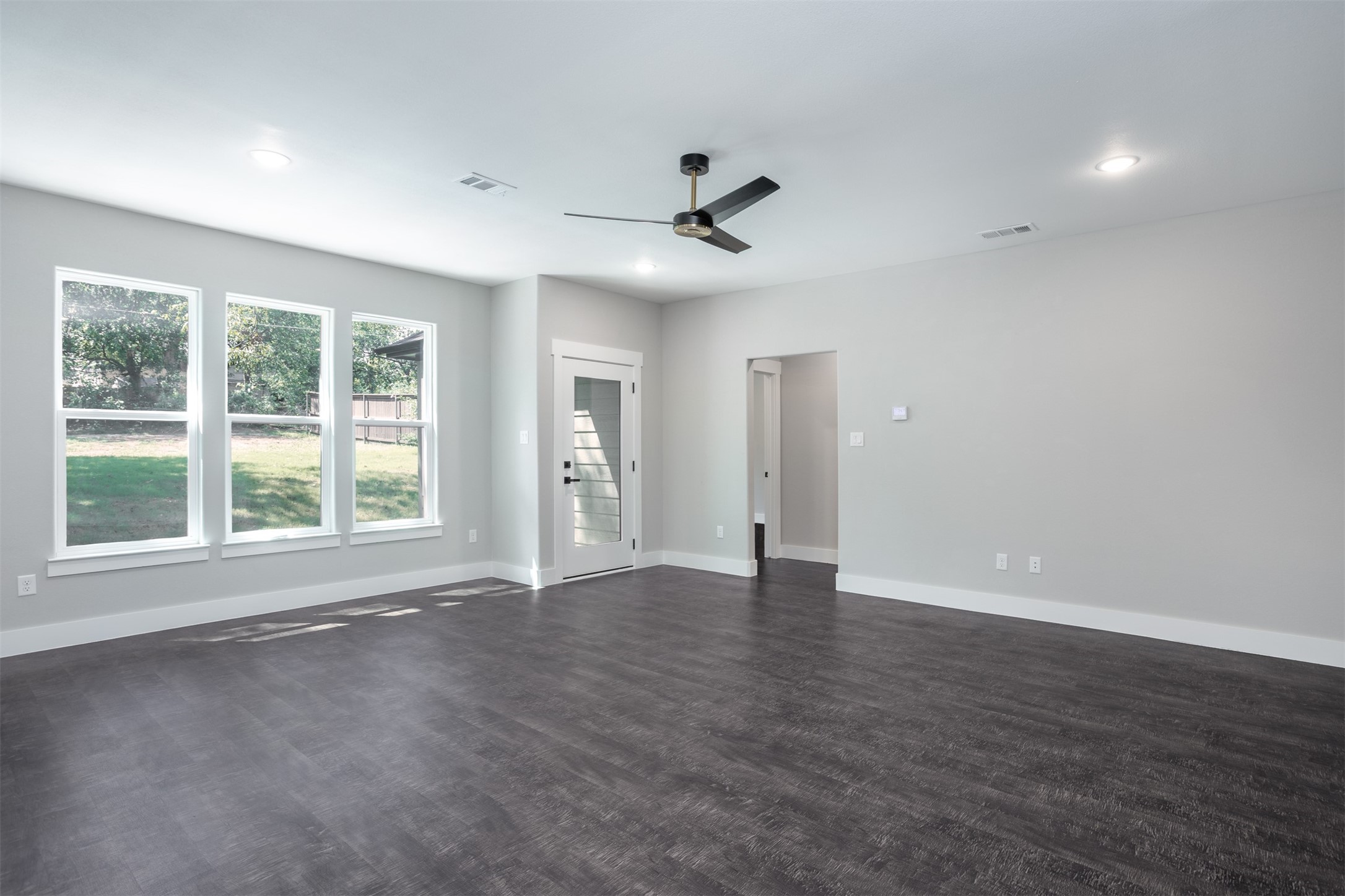 326 W Day Street Denison TX 75020