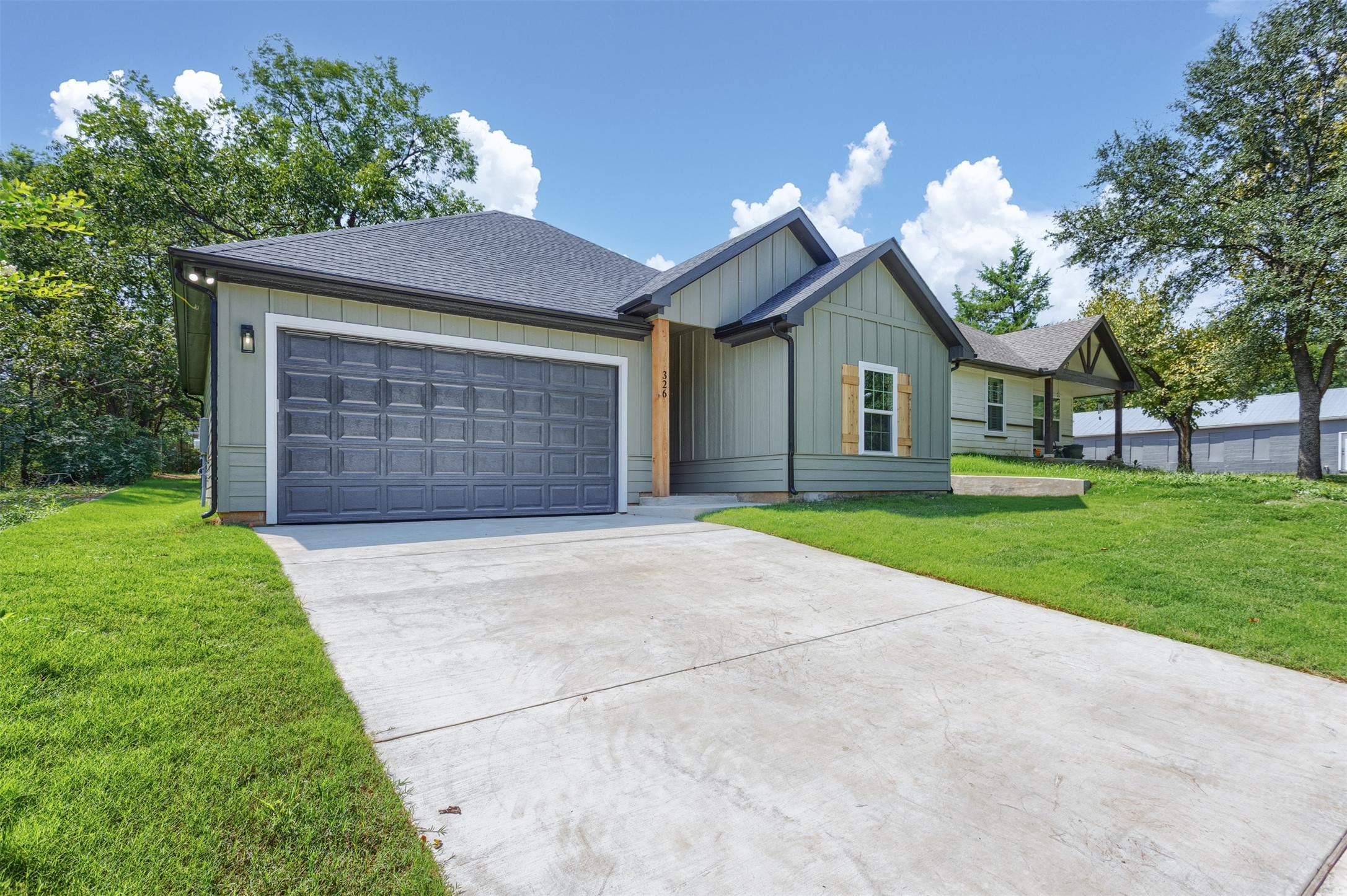 326 W Day Street Denison TX 75020