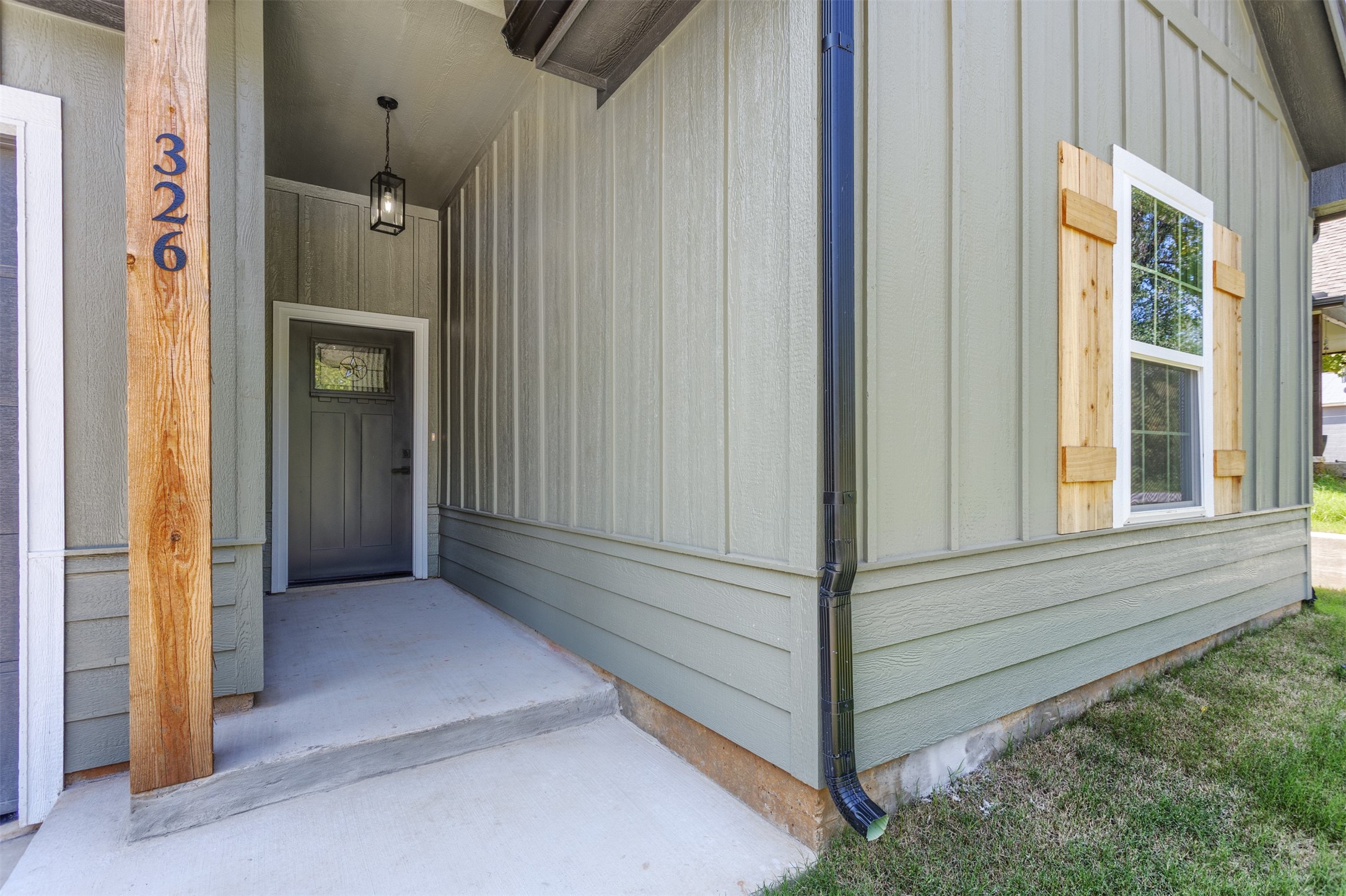 326 W Day Street Denison TX 75020
