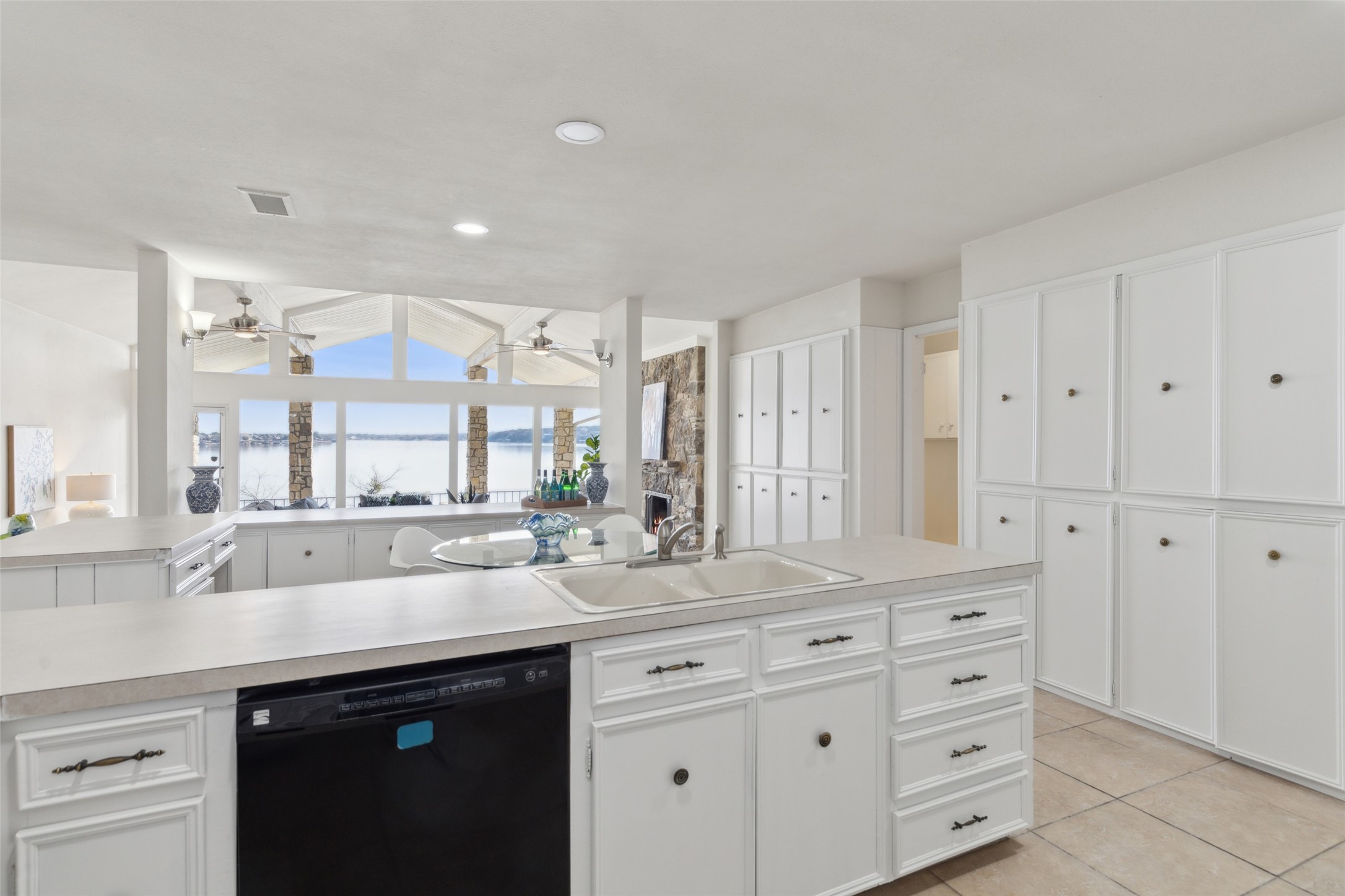 648 S Rough Creek Court Granbury TX 76048