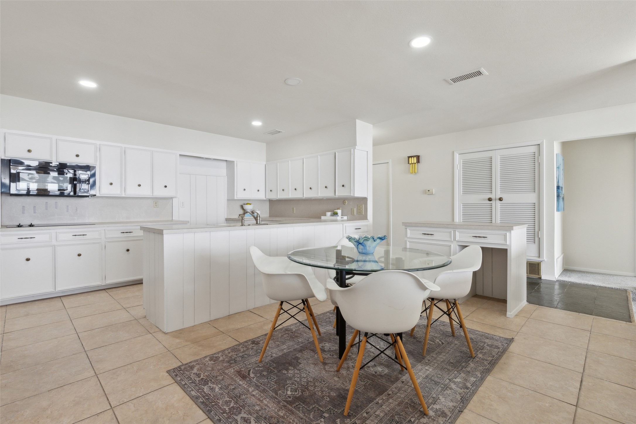 648 S Rough Creek Court Granbury TX 76048