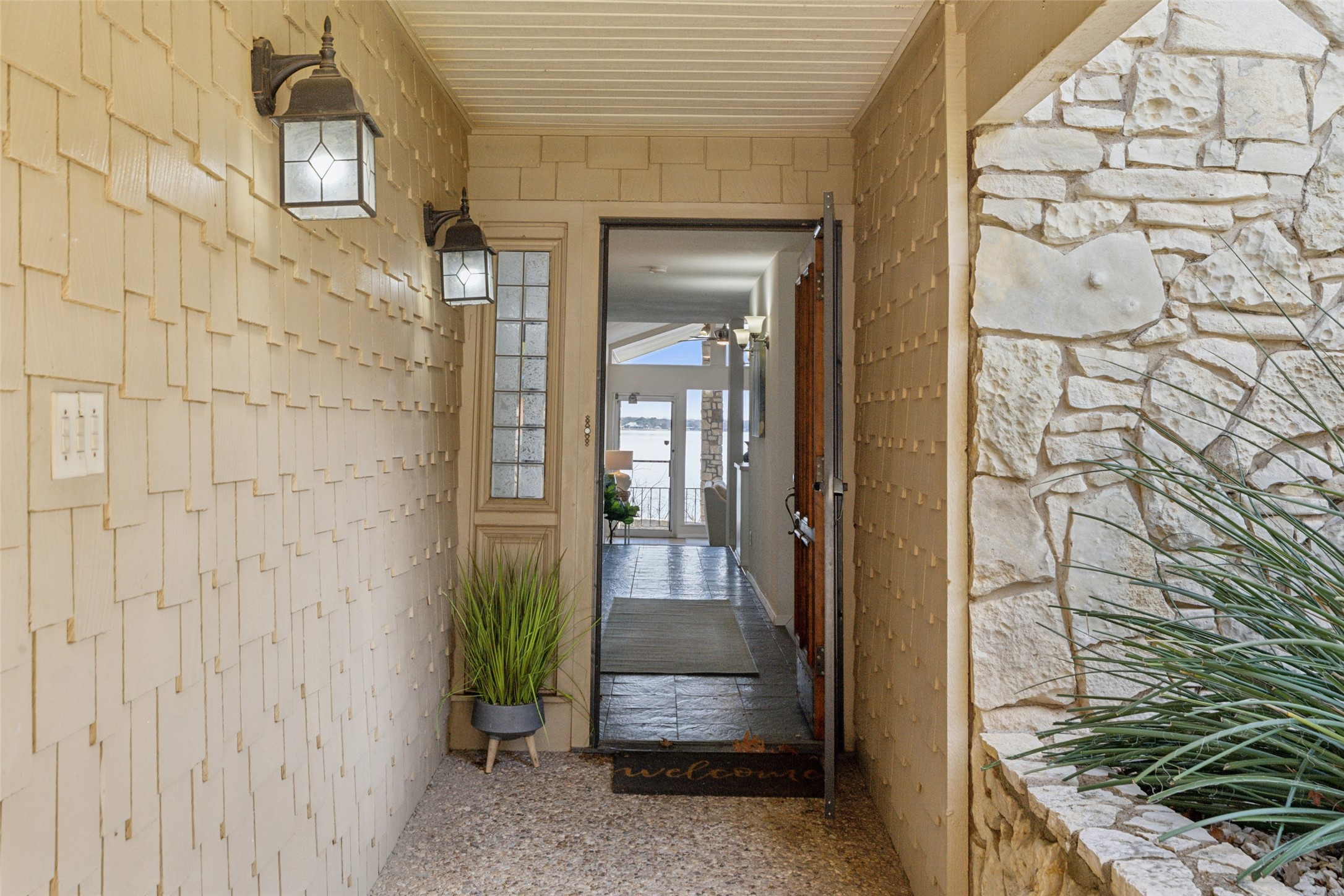648 S Rough Creek Court Granbury TX 76048
