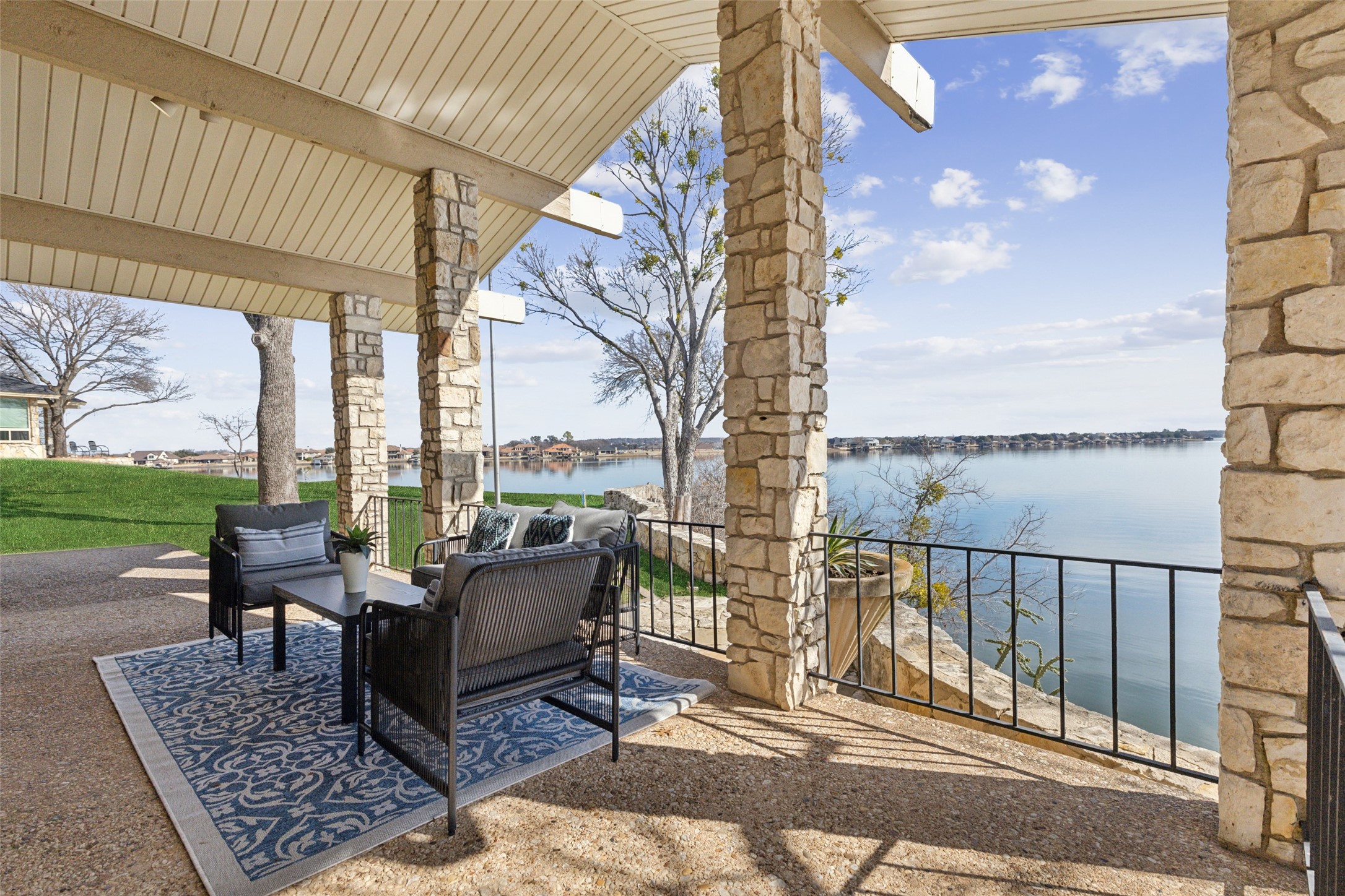 648 S Rough Creek Court Granbury TX 76048