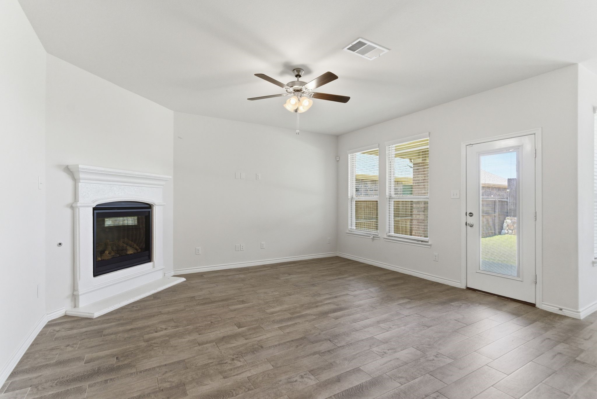 2825 Jasper Trail Aubrey TX 76227