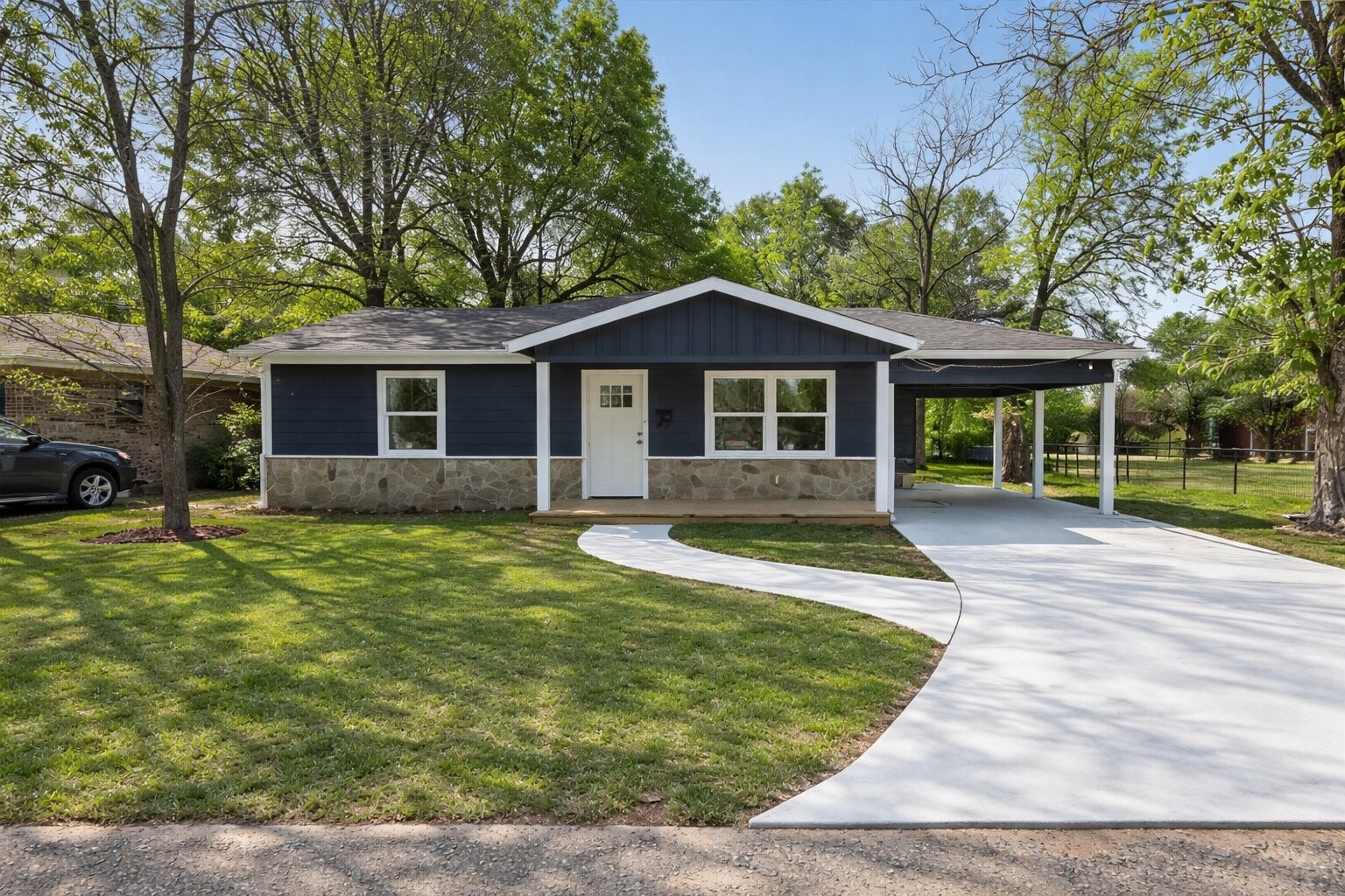 2009 W Sherman Street Paris TX 75460