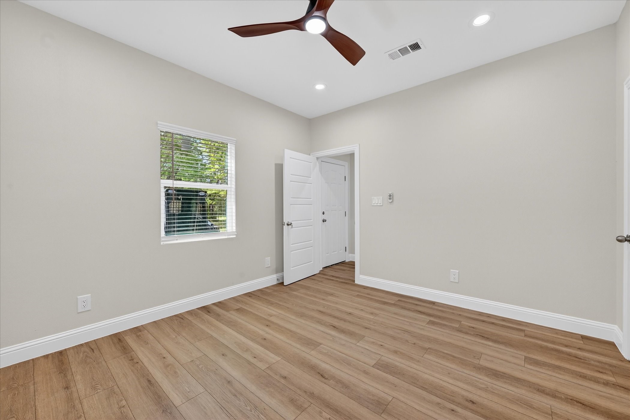 2009 W Sherman Street Paris TX 75460
