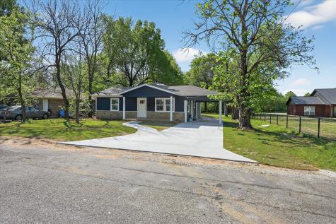 2009 W Sherman Street Paris TX 75460
