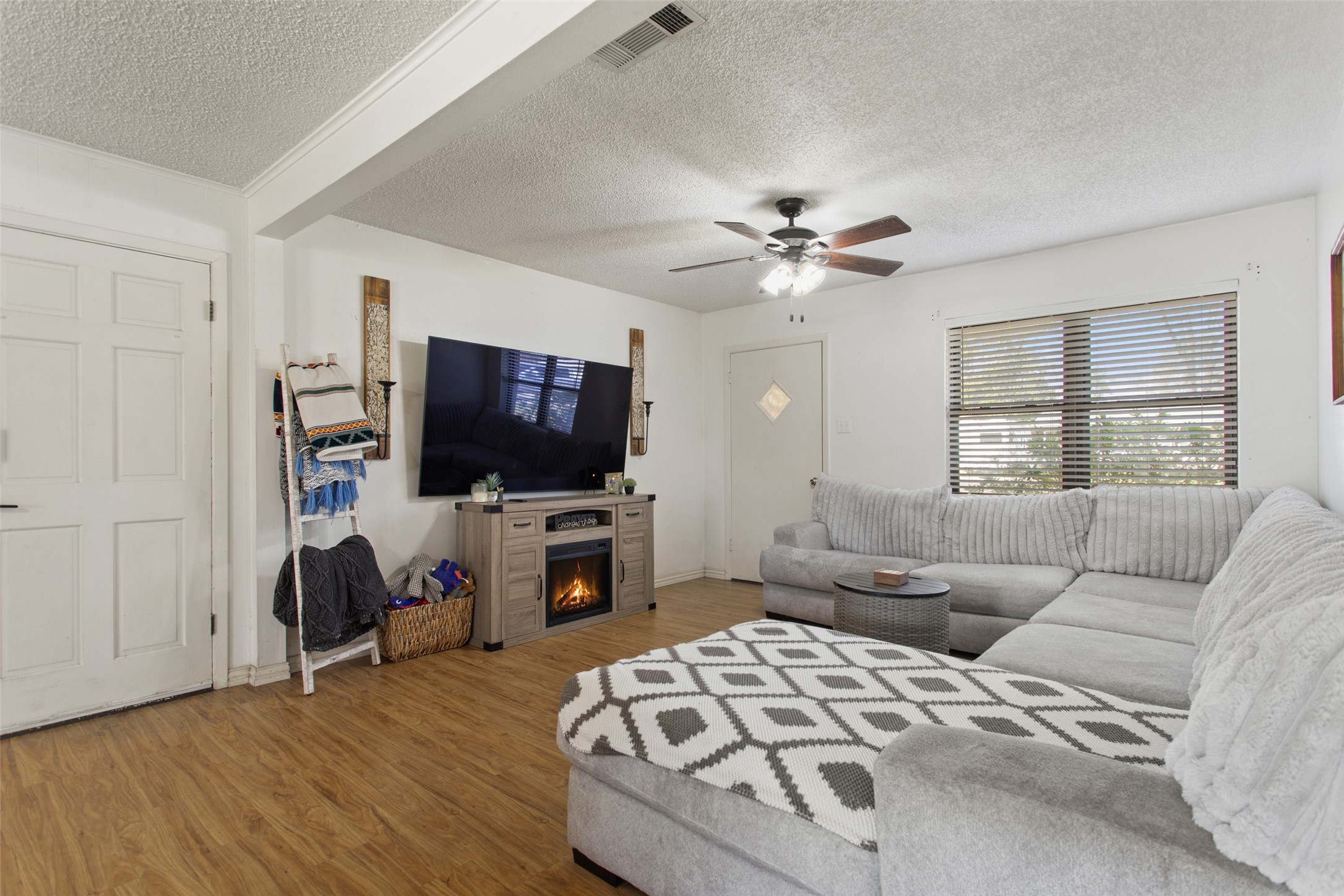 208 Dancer Drive Longview TX 75604