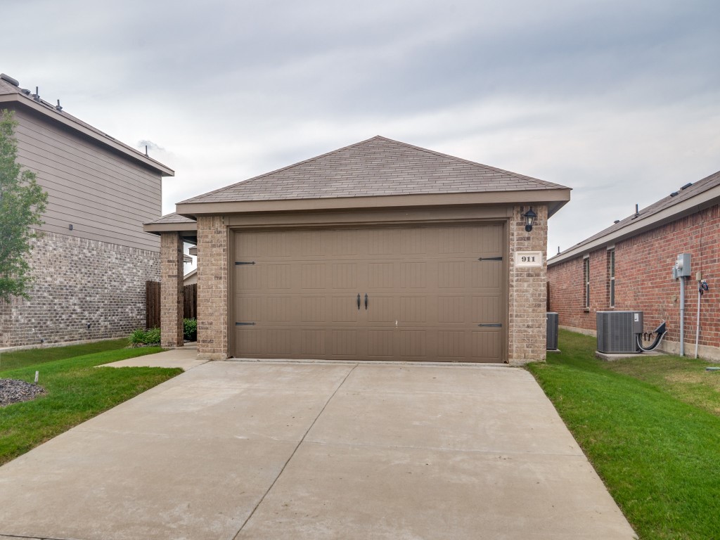 911 Corral Street Royse City TX 75189