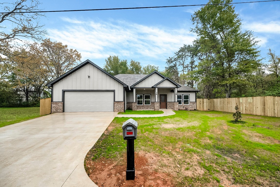 913 Birch Street Palestine TX 75801