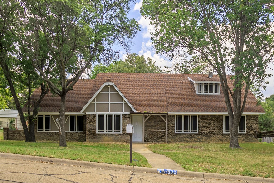 1502 Canadian Circle Grand Prairie TX 75050
