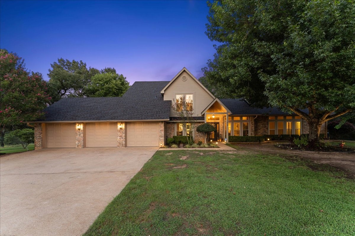 1408 E Lake Drive Gladewater TX 75657