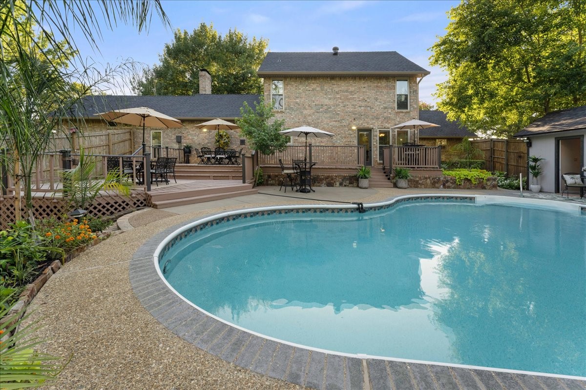 1408 E Lake Drive Gladewater TX 75657