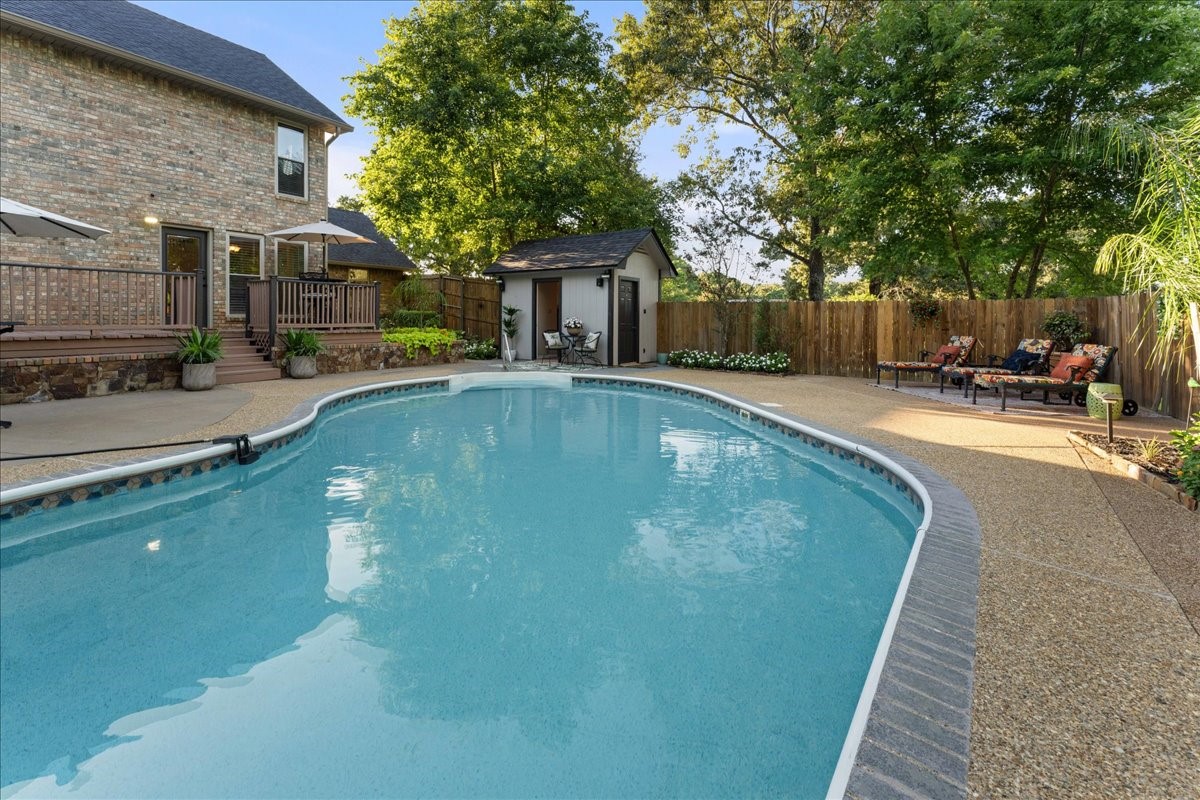 1408 E Lake Drive Gladewater TX 75657