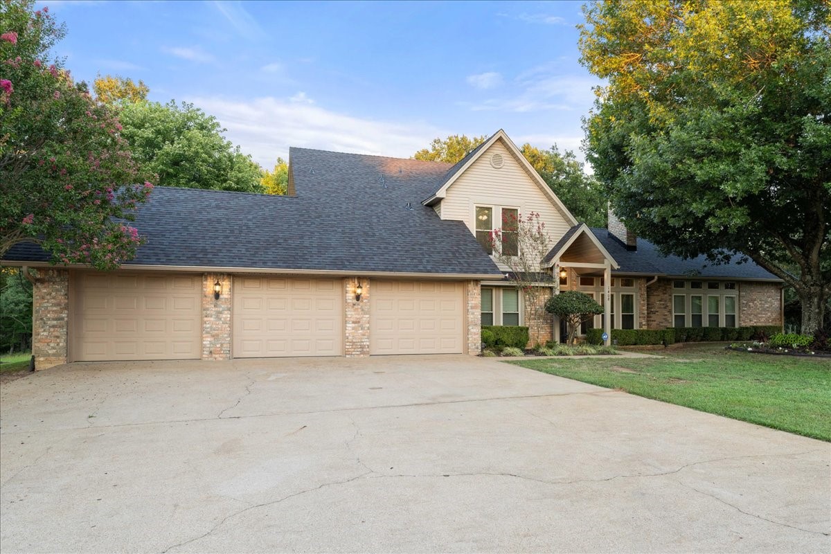 1408 E Lake Drive Gladewater TX 75657
