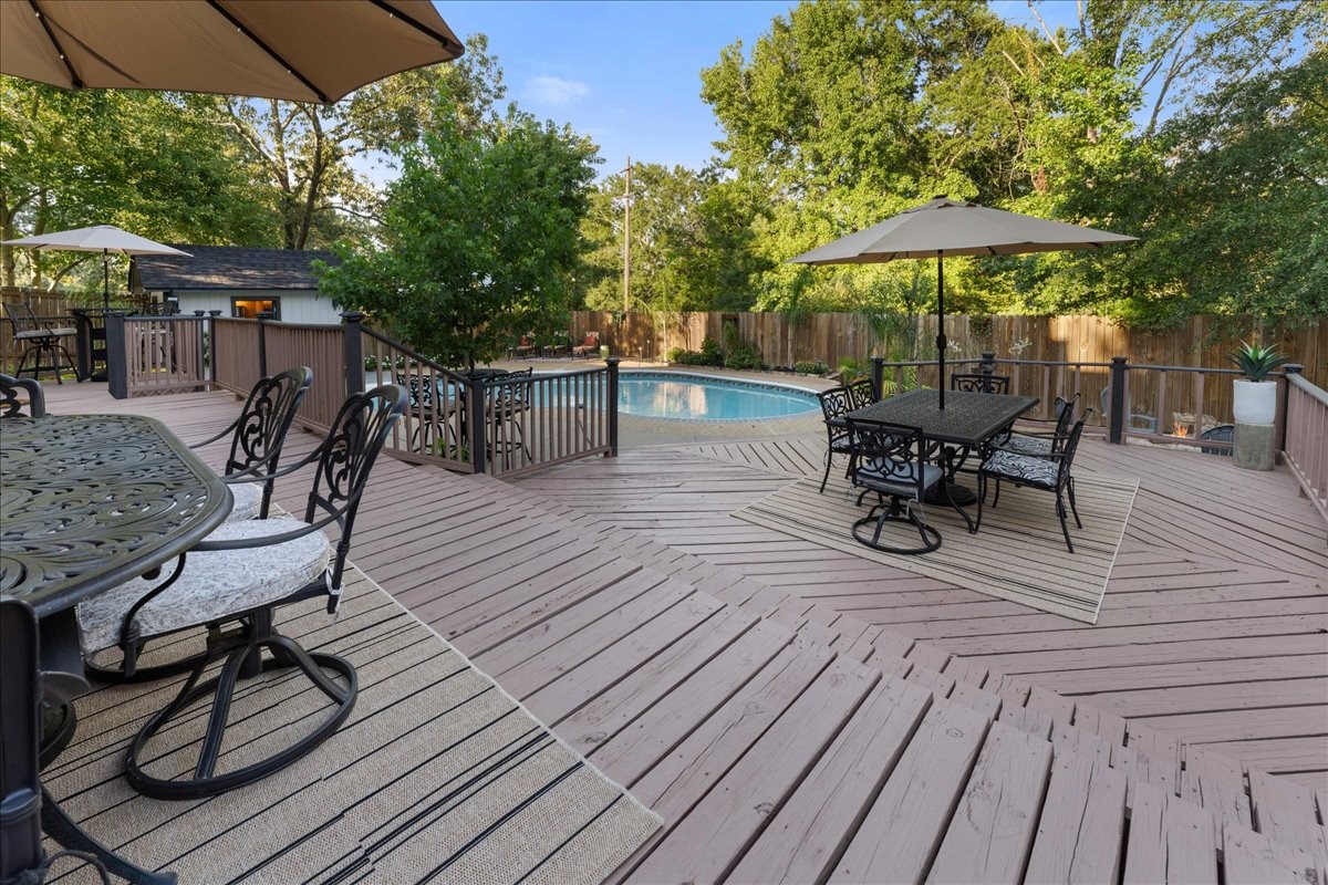 1408 E Lake Drive Gladewater TX 75657