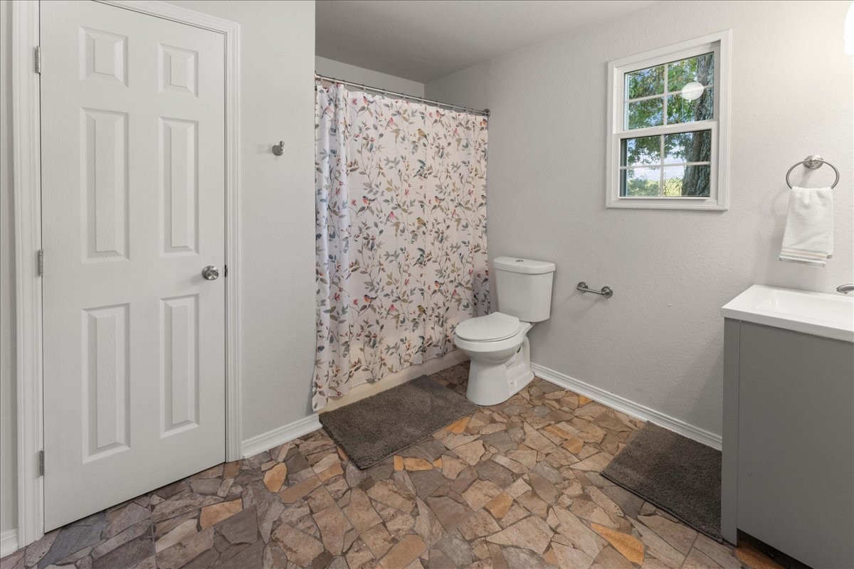 1408 E Lake Drive Gladewater TX 75657