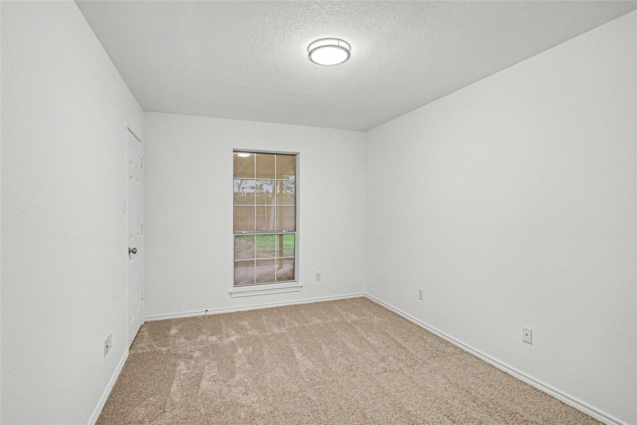 1504 Clover Lane Granbury TX 76048