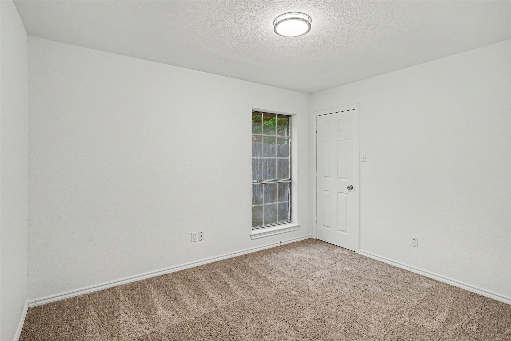 1504 Clover Lane Granbury TX 76048