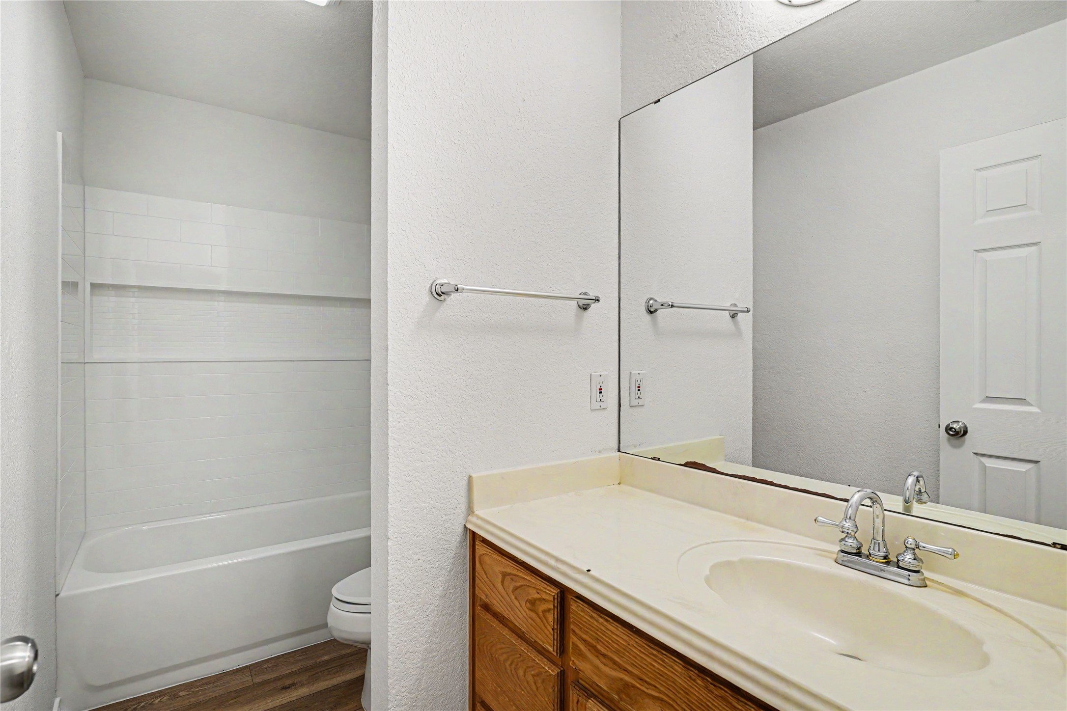 1504 Clover Lane Granbury TX 76048