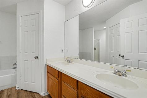 1504 Clover Lane Granbury TX 76048