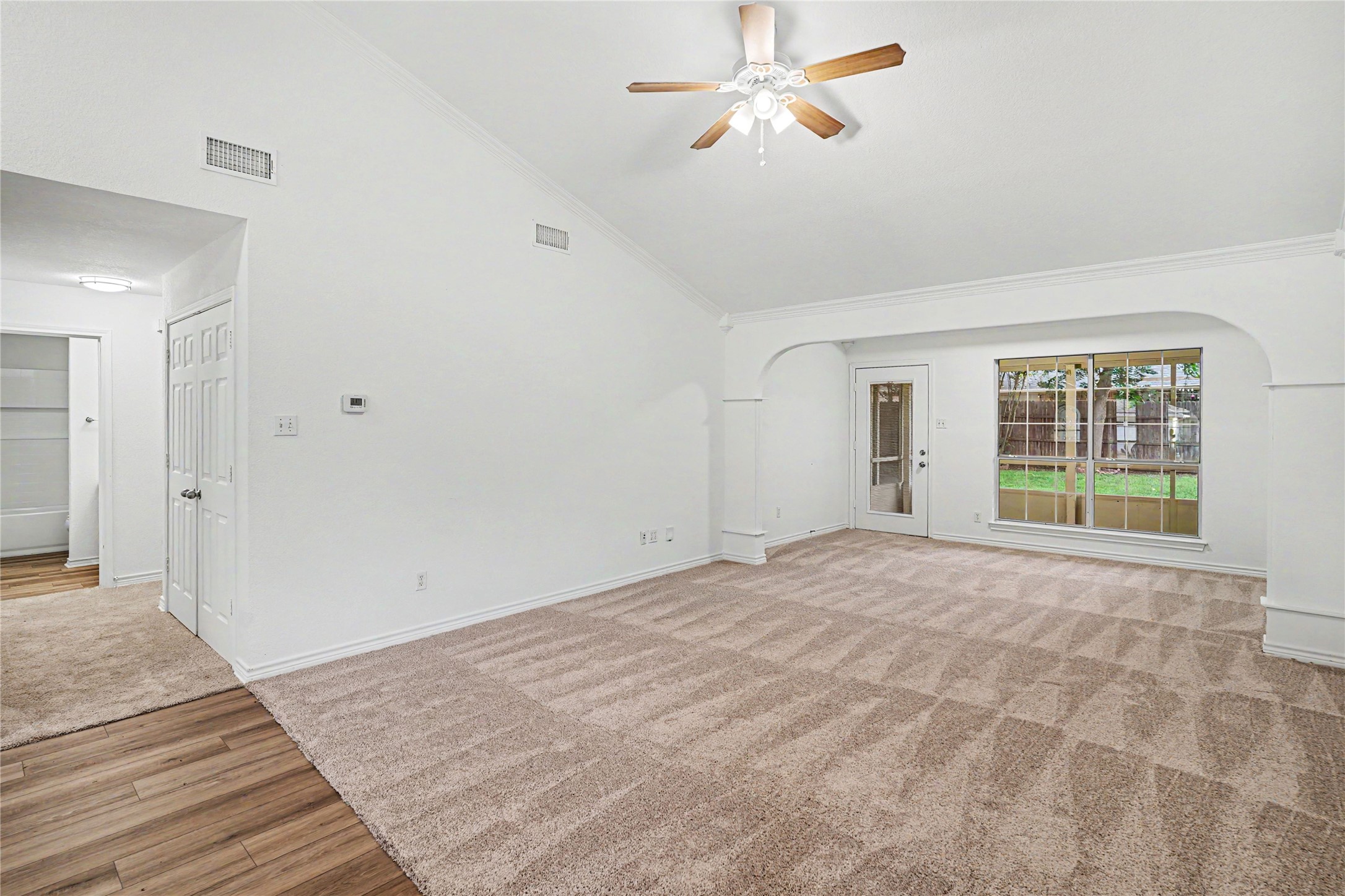 1504 Clover Lane Granbury TX 76048