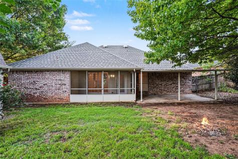 1504 Clover Lane Granbury TX 76048